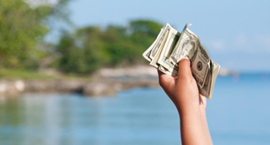How to earn and fund your travels on the go